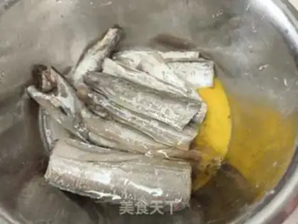 Make Red-fried fish step 1