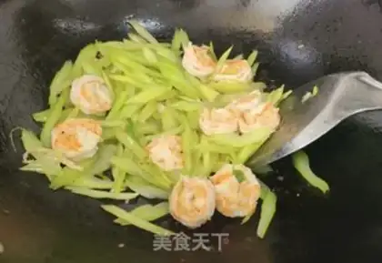 Make Celery and shrimp step 5