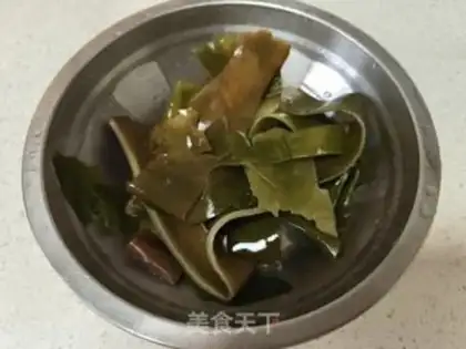 Make Celery leaves and seaweed step 2