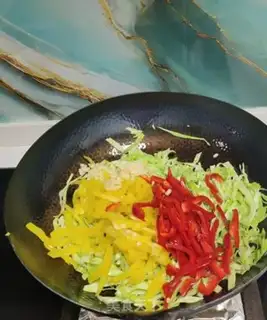Make The peppers are fried with kale step 3
