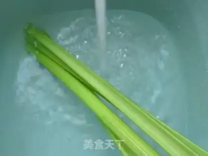 Make Double-fried celery step 1