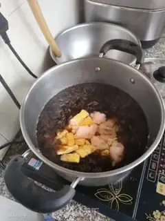 Make The pickle shrimp slips off the scale soup step 9