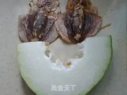 Make The squid cooks the melon step 0
