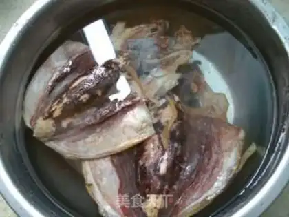 Make The squid cooks the melon step 1