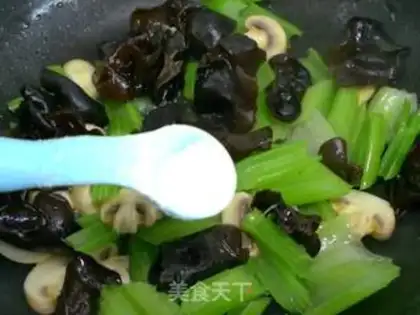 Make Mushrooms, black-mucked pelicans step 7
