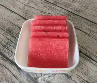 Make Creative watermelon plate step 0
