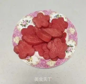 Make Creative watermelon plate step 1