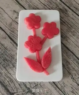 Make Creative watermelon plate step 2