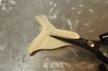 Make Doudou triangle step 4