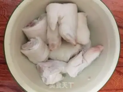Make Spicy pig hoof pan step 0
