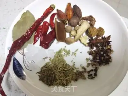 Make Spicy pig hoof pan step 2