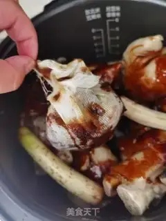 Make Spicy pig hoof pan step 3