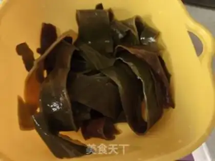 Make Seaweed tofu soup step 1