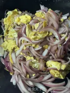 Make Onion fried eggs step 6