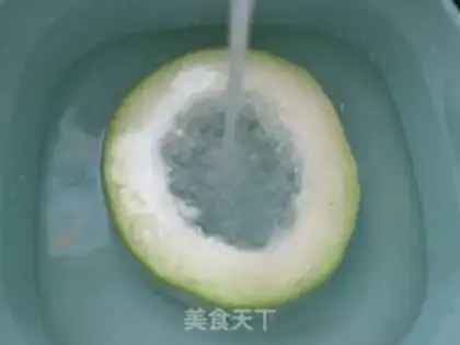 Make Eggs and sheep tails to cook a melon step 3