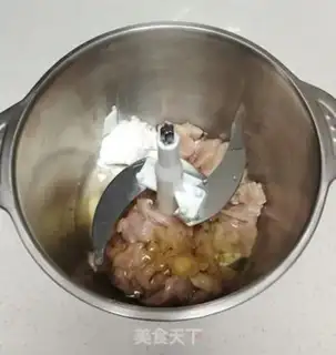Make Tea chicken meatball soup step 1