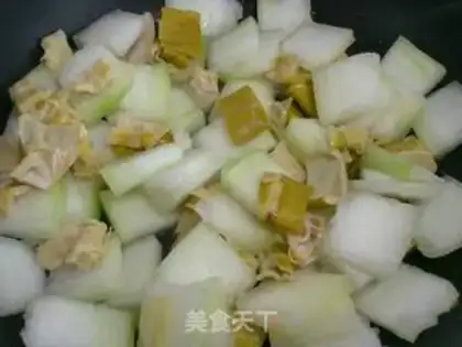 Make Eggs and sheep tails to cook a melon step 6