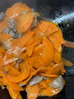 Make Carrot beef step 9