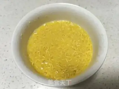 Make Noodle pancakes step 2