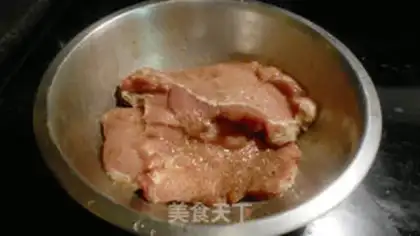 Make Onion pork chops step 1