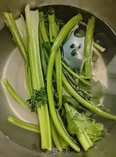 Make Big celery fried soybeans step 0