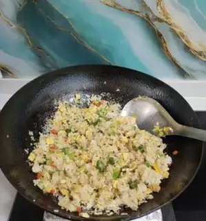 Make Delicious fried rice step 6