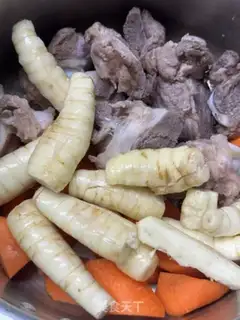 Make Carrot, mashed potatoes, bone soup step 3
