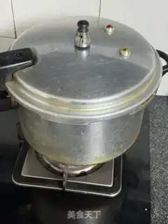 Make Carrot, mashed potatoes, bone soup step 5