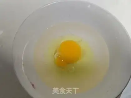 Make Three eggs soup step 3