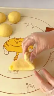 Make Heart-shaped coconut bread step 18