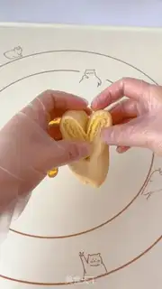 Make Heart-shaped coconut bread step 21