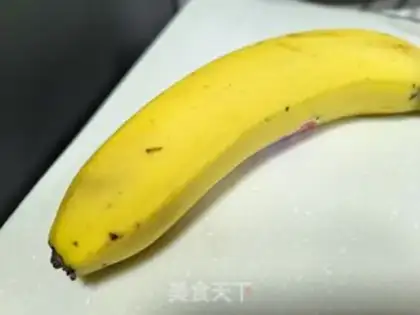Make Strawberry bananas step 1