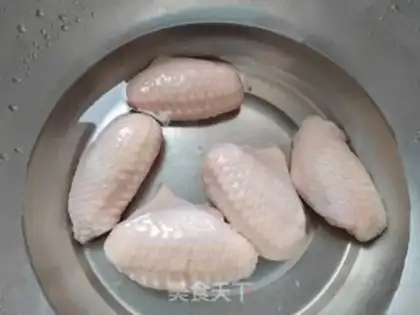 Make Potato steamed chicken wings step 0