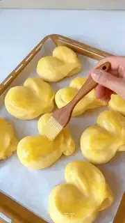 Make Heart-shaped coconut bread step 24