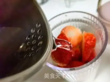 Make Strawberry bananas step 5