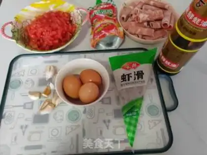 Make Tomato egg shrimp gravy step 0