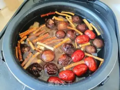Make Five fingers of peach-cooked rooster step 4