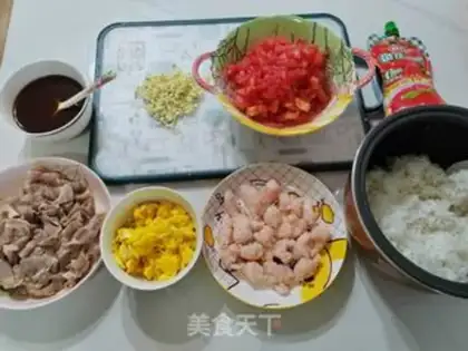 Make Tomato egg shrimp gravy step 1