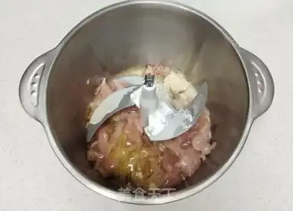 Make Handmade chicken meatballs step 1