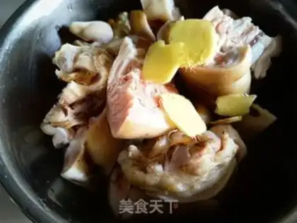 Make Yellow wine and pig hoof step 0