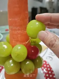 Make Christmas fruit tree step 2