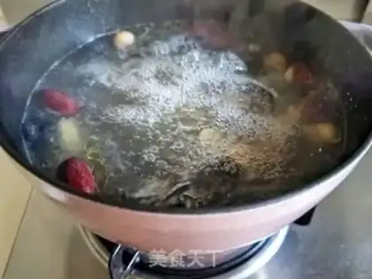 Make The chicken soup step 4