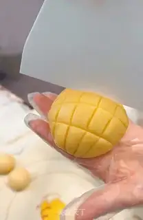 Make Hong Kong pineapple bag step 23