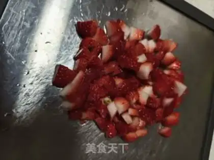 Make Strawberry Mountain step 1
