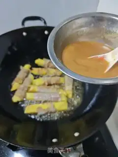 Make Pineapple roll step 9