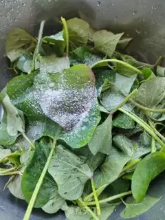 Make Red potato leaves step 2
