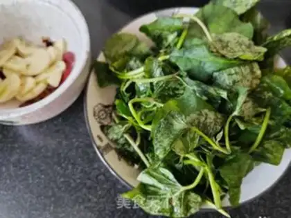 Make Red potato leaves step 3