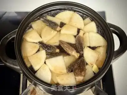 Make The radish meat soup step 2