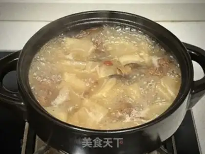 Make The radish meat soup step 3