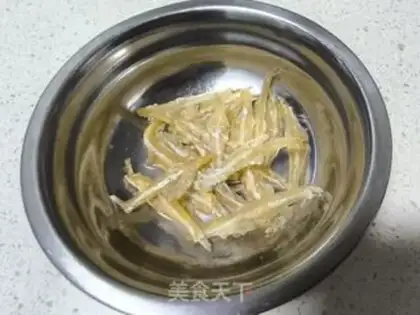 Make Silverfish dry congee step 1